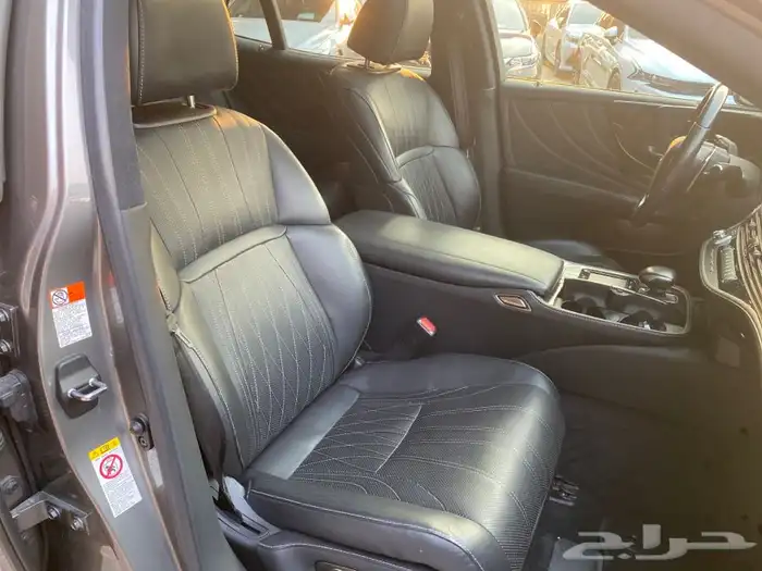 لكزس LS500 2019 9