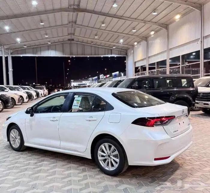 تويوتا كورولا 2.0 مطور بنظام الإيجار المنتهي بالتمليك اقساط 10