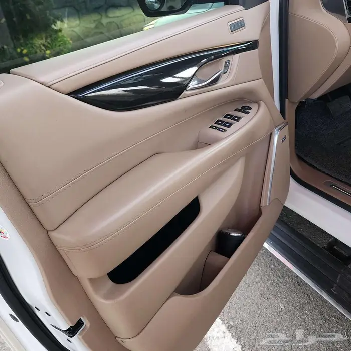 كاديلك اسكاليد 2020 بلاتينيوم نظيف جدا 26