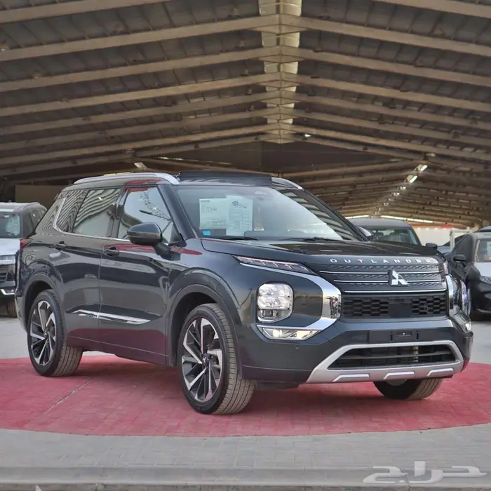 ميتسوبيشي اوتلاندر دبل نص فل و فل و بلاك سام 2025 سعودي 6