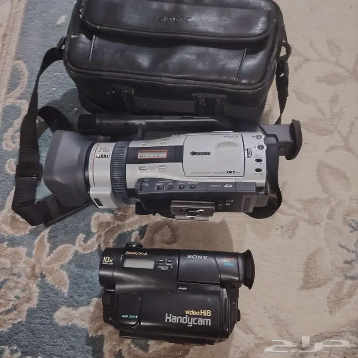 كاميرا سوني و كانون 0