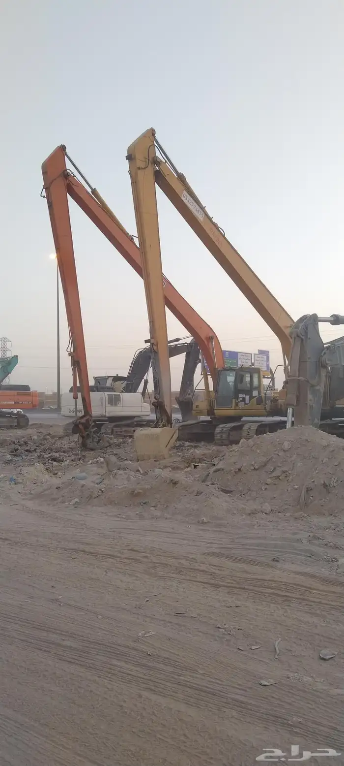 بوكلين ذراع طويل للايجار اليومي او الشهري 0