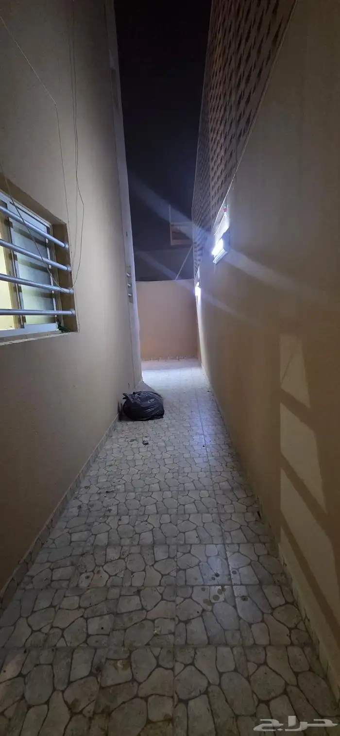 فيلا للبيع بظهرة لبن 24