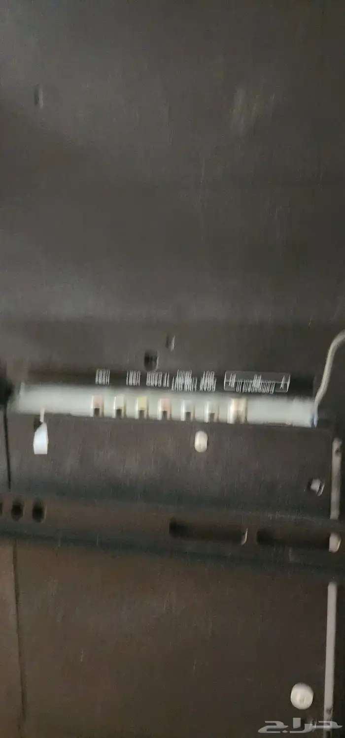 شاشه 55 بوصهة تنباع تشاليح كل شيء فيها سليم الا الشاشه 1