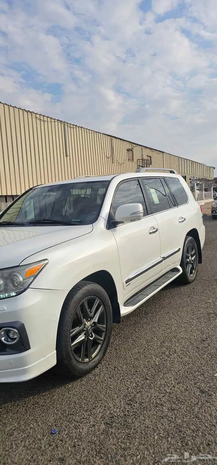 للبيع جيب لكزس LX570 موديل 2010 5