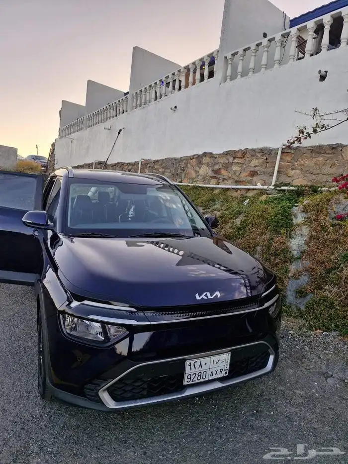 كيا كارنز 2023 للتنازل 7
