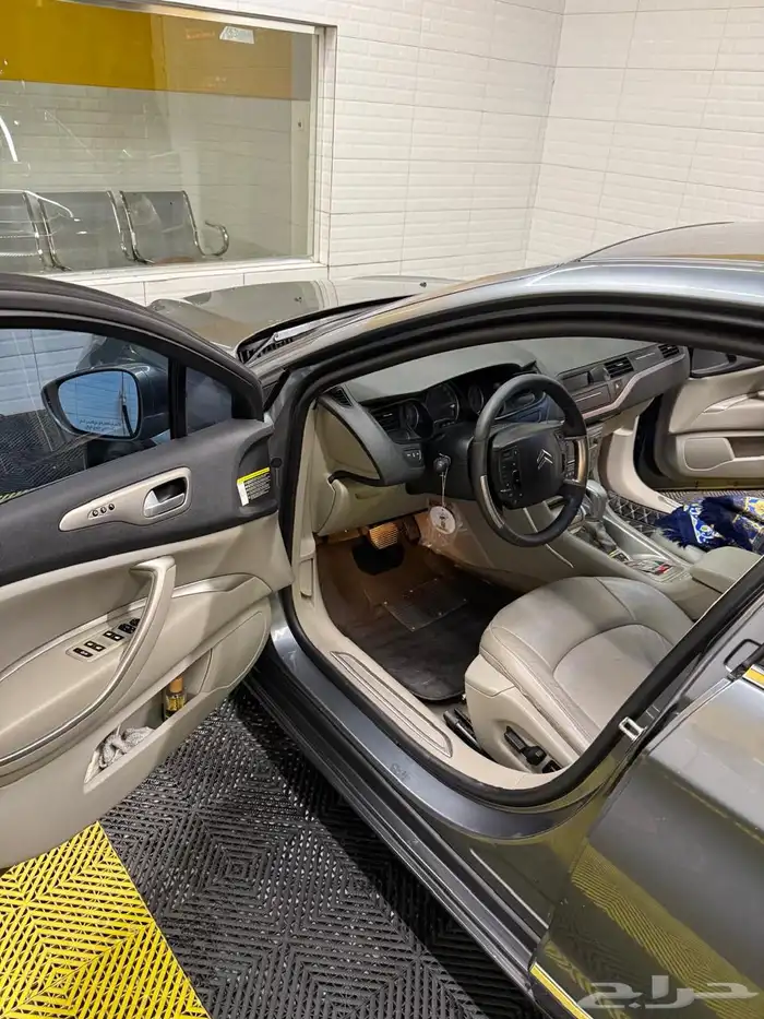 ستروين c5 بحالة الوكالة مالك أول من الوكالة 15