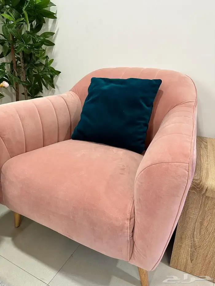 كنب صوفا نظيف من هوم بوكس 0