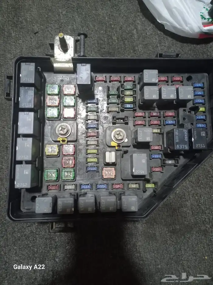 اكاديا 2012 علبة فيوزات 0