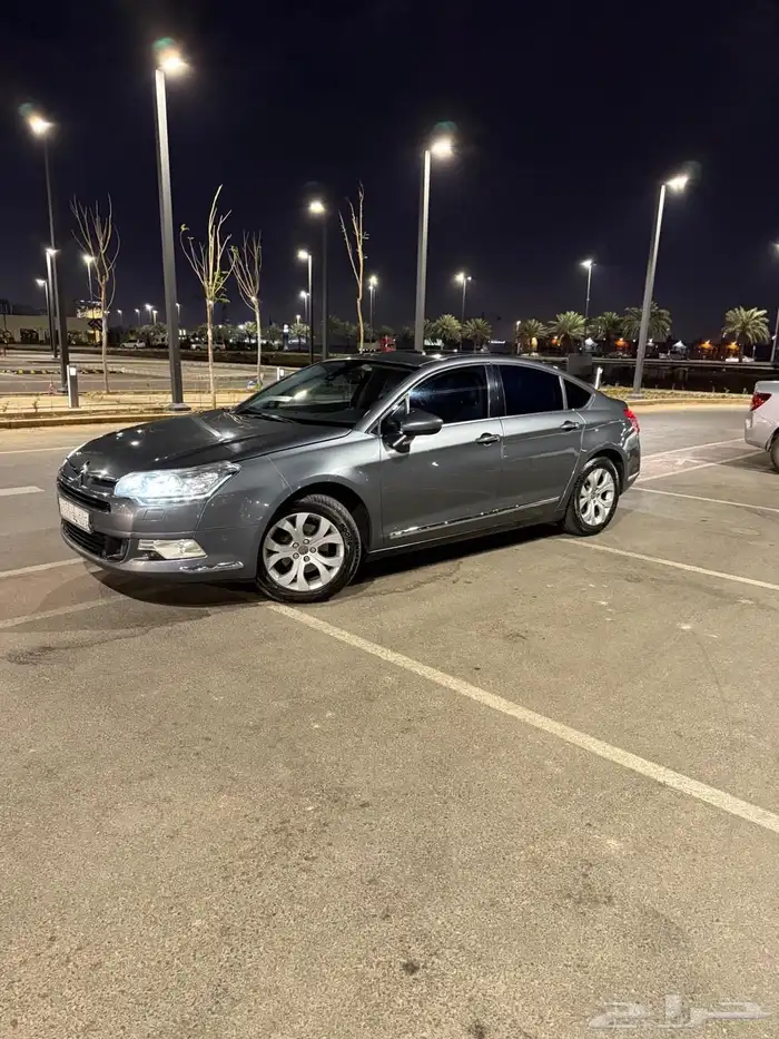 ستروين c5 بحالة الوكالة مالك أول من الوكالة 4