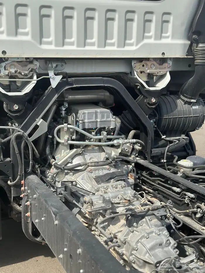 شاحنه ايسوزو 9.5طن FSR 2025 6