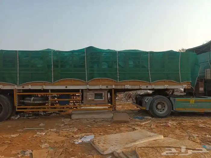 يوجد لدينا تريلة لا جميع انواع انقل سطحه وجوناب نقل بين المد 0