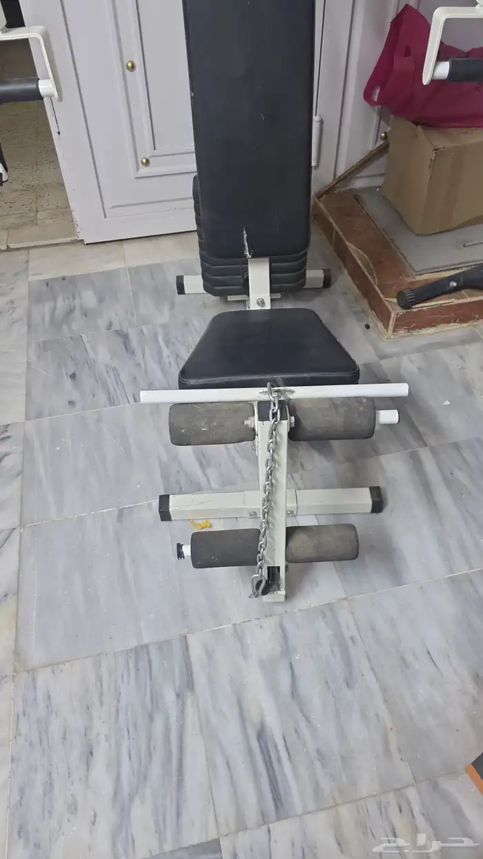 مجموعة أدوات رياضيه ولوحة جداريه وبعض الاجهزه الكهربائية 5