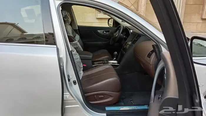انفنتي QX70 سعودي 2019 بودي بلد بحالة الوكاله 13
