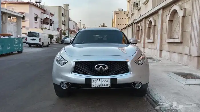 انفنتي QX70 سعودي 2019 بودي بلد بحالة الوكاله 0