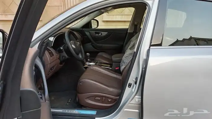 انفنتي QX70 سعودي 2019 بودي بلد بحالة الوكاله 12