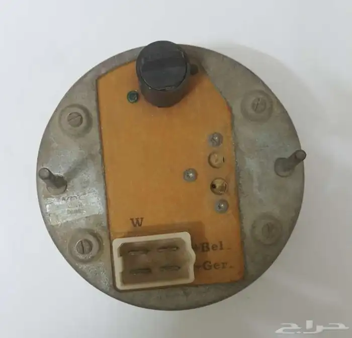 ساعة كمبريشن اسود اصلي مستعمل بوز 1