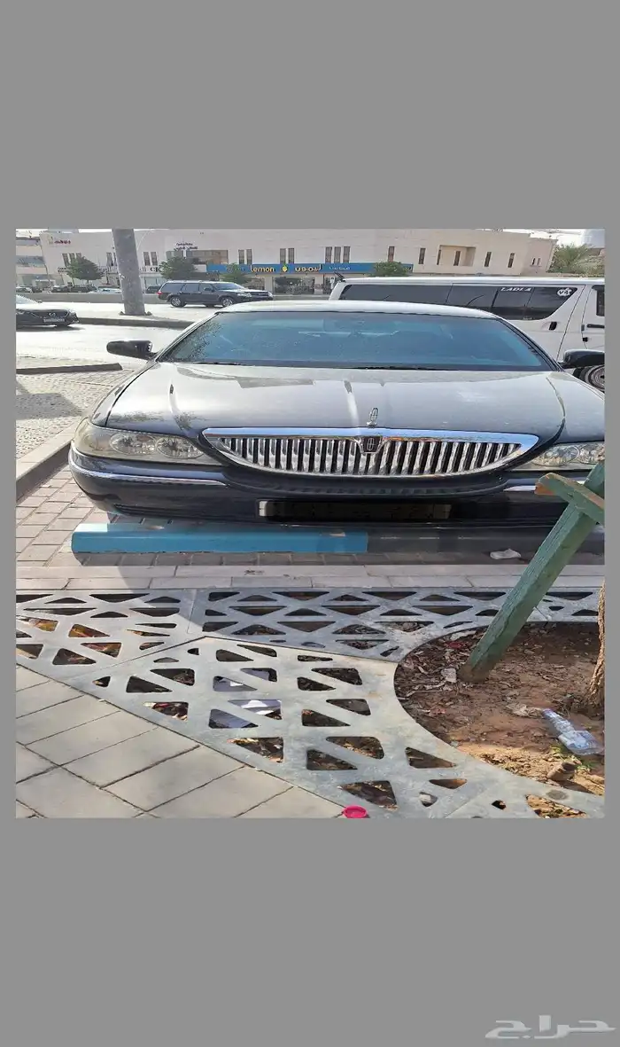 لينكولن تاون كار موديل 2009 0