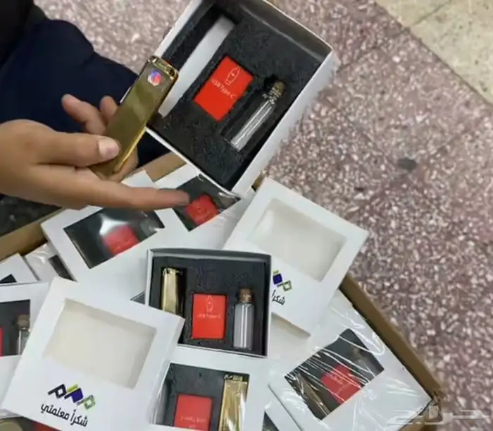 توزيعات و استاندات يوم المعلم 12