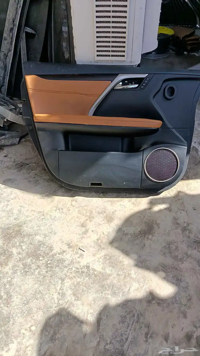 ديكور باب امامي يسار لكززRX2022 1
