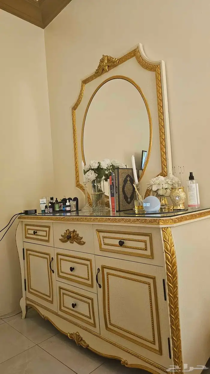 اثاث للبيع بداعي السفر غرفه نوم وغرفه ضيوف وغرفه جلوس 0