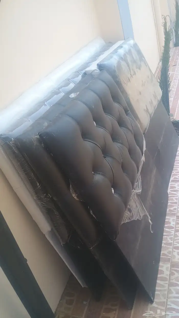 اثاث مستعمل نظيف للبيع غرفتين نوم وثلاثه سرير مفرد ووثلاثه 4