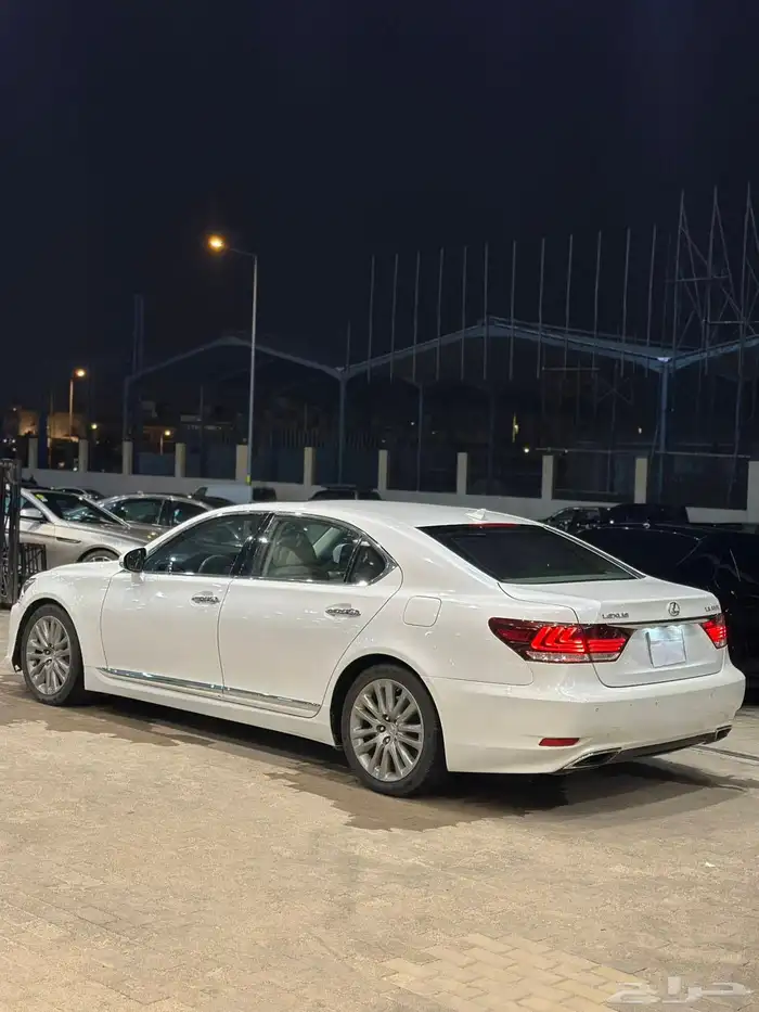 لكزس LS460L موديل 2013 3