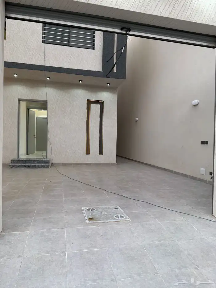 للبيع دور مع ملحق بمدخل سيارة تشطيبات فاخره بسعر 830الف 2