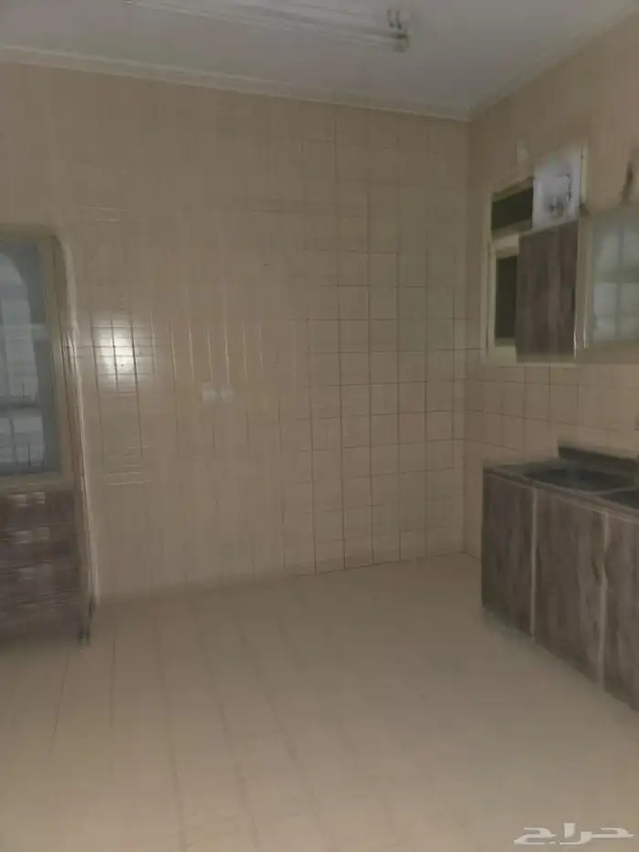 عماره للايجار خمس سنوات تقبل استثمار شقه 2 غرف وصاله وحمام م 2