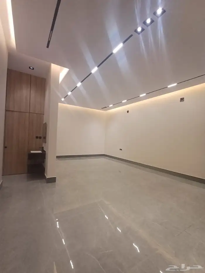 للبيع فيلا درج داخلي بصك مستقل حي البيان 4