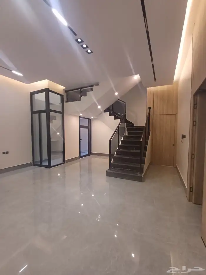 للبيع فيلا درج داخلي بصك مستقل حي البيان 3