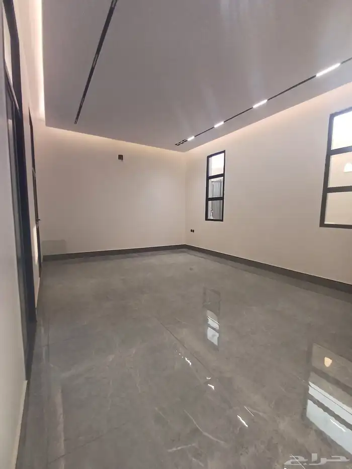 للبيع فيلا درج داخلي بصك مستقل حي البيان 2