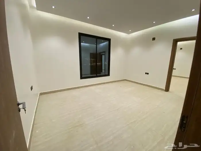 للإيجار دور أول فاخر حي المزيني 35 الف 4