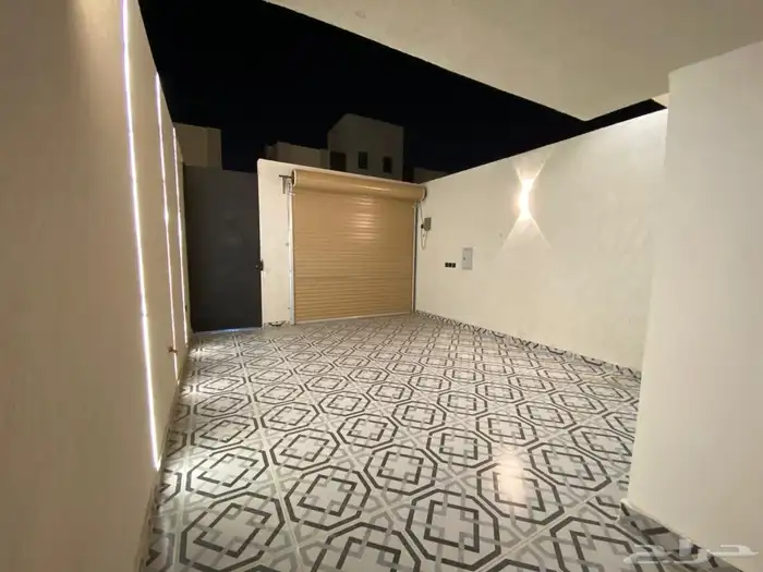 للإيجار دور أول فاخر حي المزيني 35 الف 3