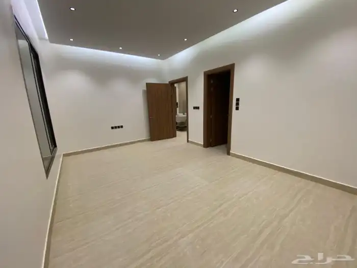للإيجار دور أول فاخر حي المزيني 35 الف 11