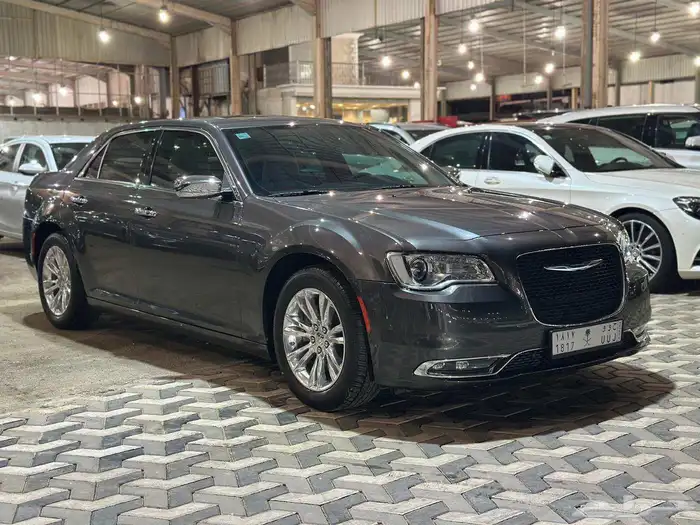 كرايسلر 2022 C300 ليمتد شبه الجديد 2