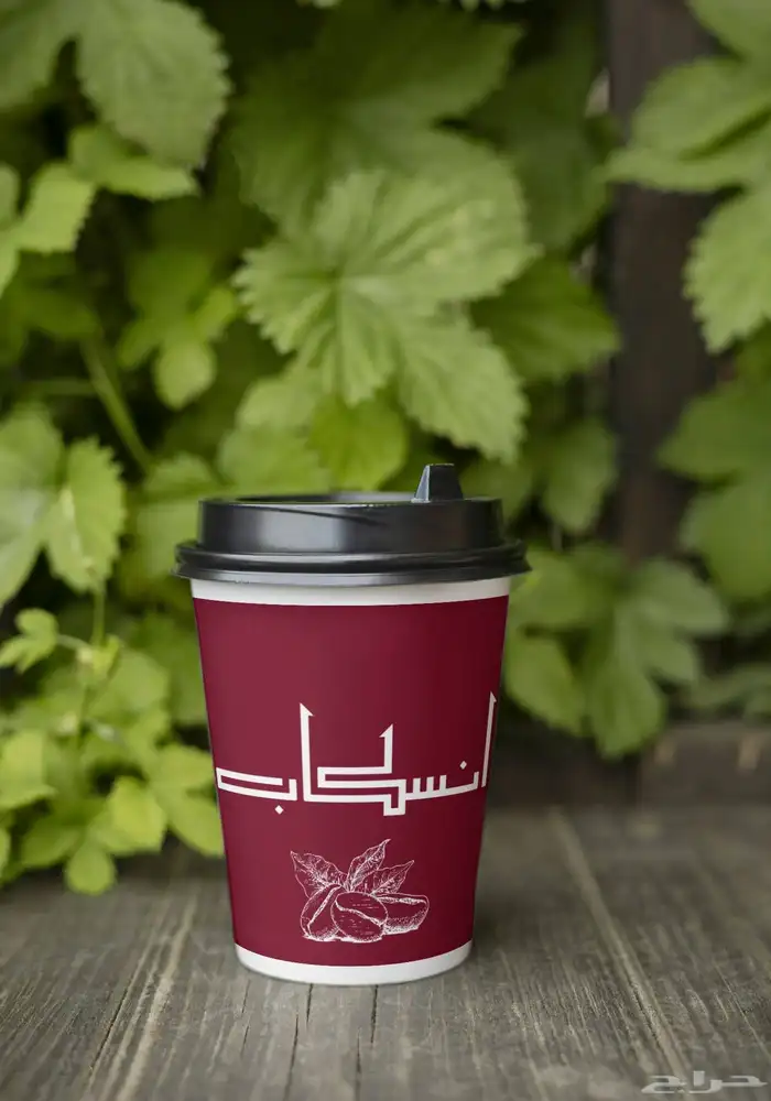 مصممة جرافيك وهويات بصرية 13