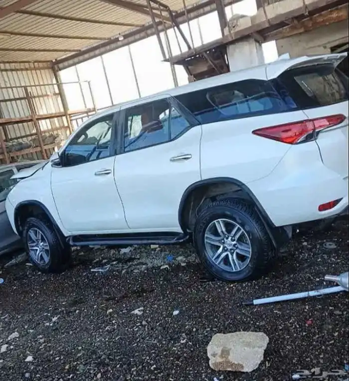 قطع غيار جيب برادو تشليح موديل 2015 دبل 4