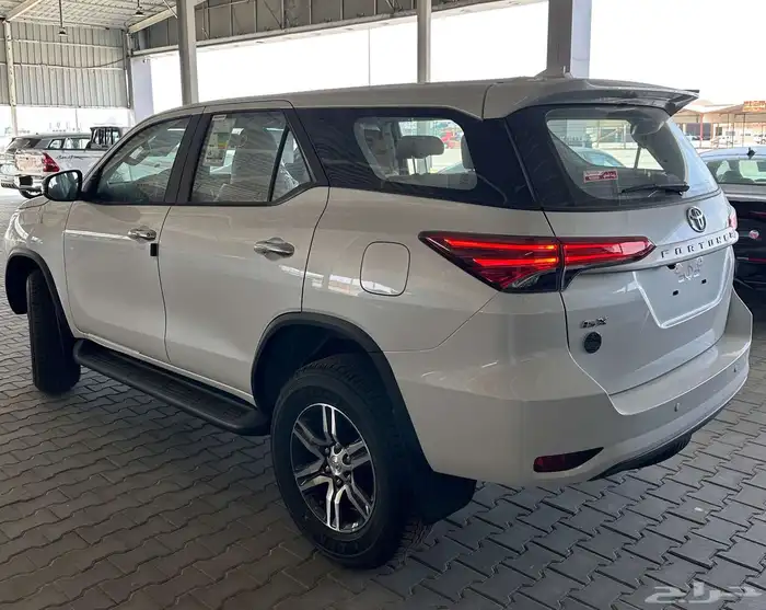 تويوتا فورتشنر بدون دبل 2025 - FORTUNER GX2 4x2 5