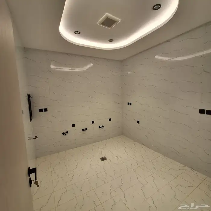 شقق فاخرة للتمليك جاهز افراغ فوري حي الصفاءظهيرت شارع التحلي 7