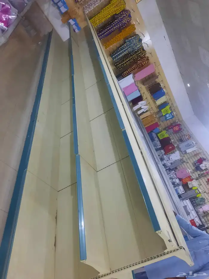 رفوف شبه جديده 0