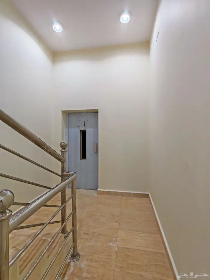 للبيع شقق علويه بمدخل مستقل وسطح خاص شمال حي الراقي 1