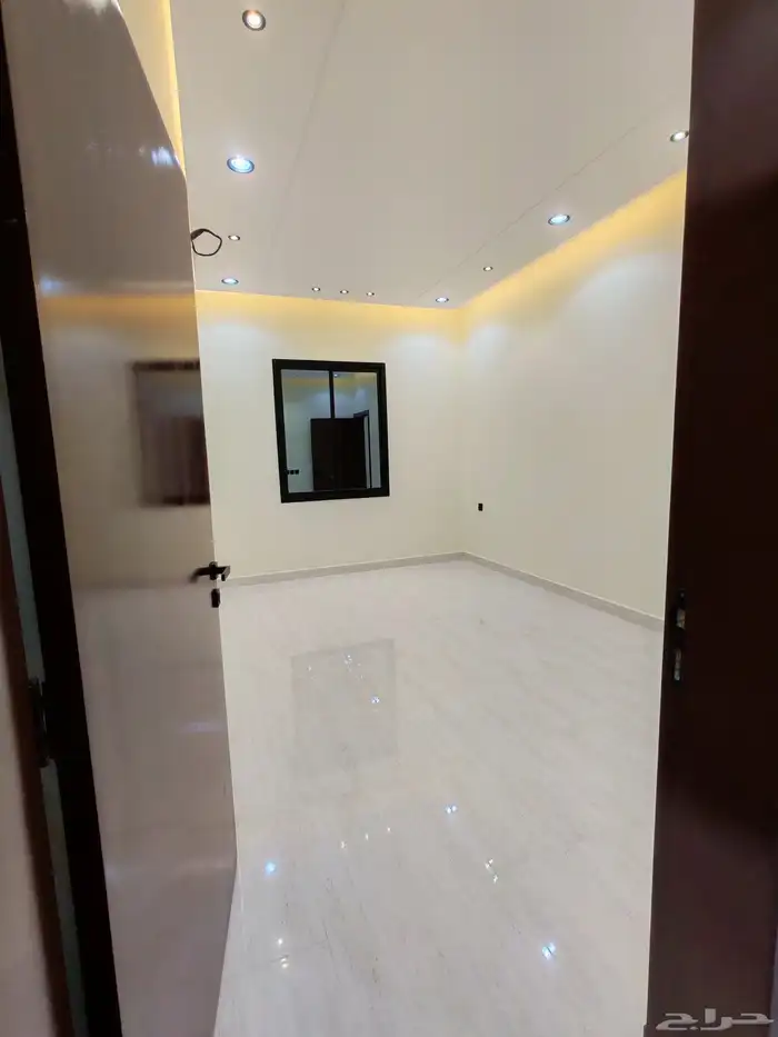 للبيع شقق علويه بمدخل مستقل وسطح خاص شمال حي الراقي 10