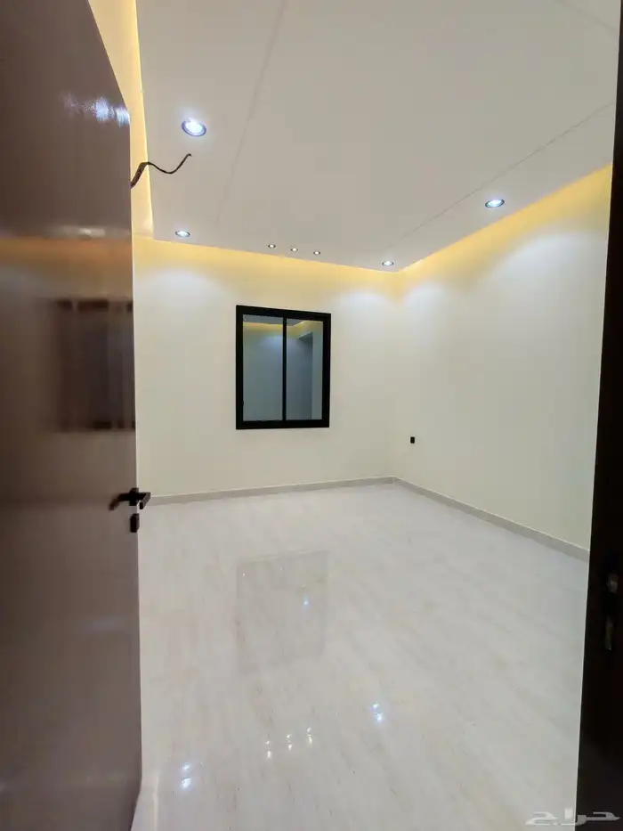 للبيع شقق علويه بمدخل مستقل وسطح خاص شمال حي الراقي 11
