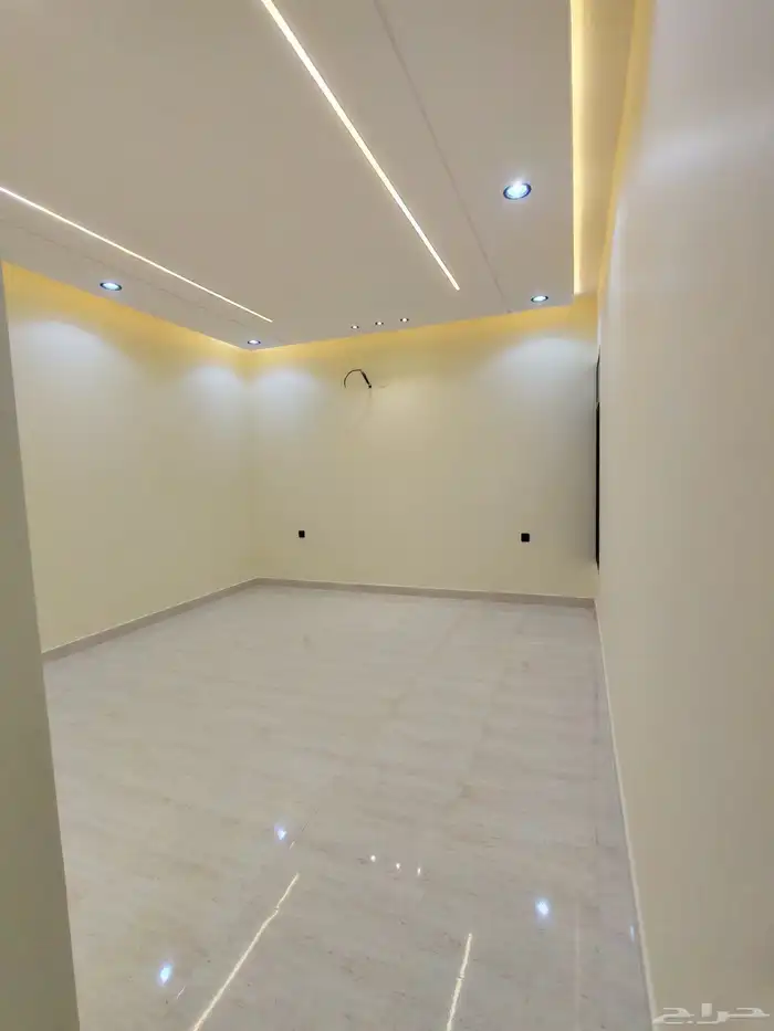 للبيع شقق علويه بمدخل مستقل وسطح خاص شمال حي الراقي 14