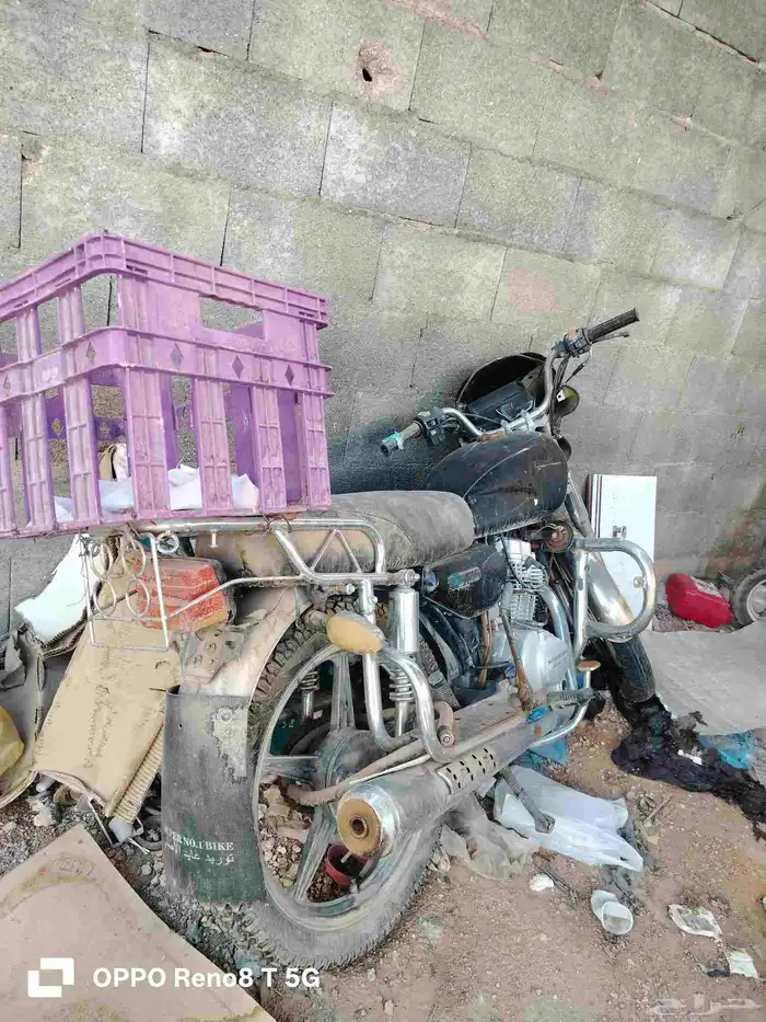 دباب قديم فيه واحد سنه ما فيش شغل لكن دباب كويس 3