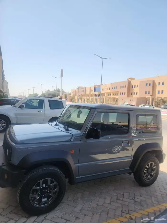 للبيع سوزوكي جمني 2025 GLX شبه جديدة 10