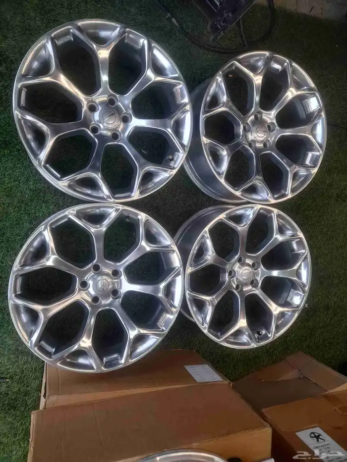 جنوط كرايزلر c300 مقاس 20 حق موديل 2022 اصلي وكاله 3