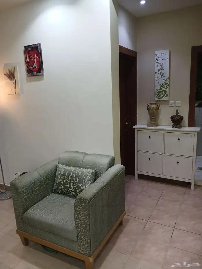 عفش بيت كامل للبيع بسبب السفر مع الشقة 4