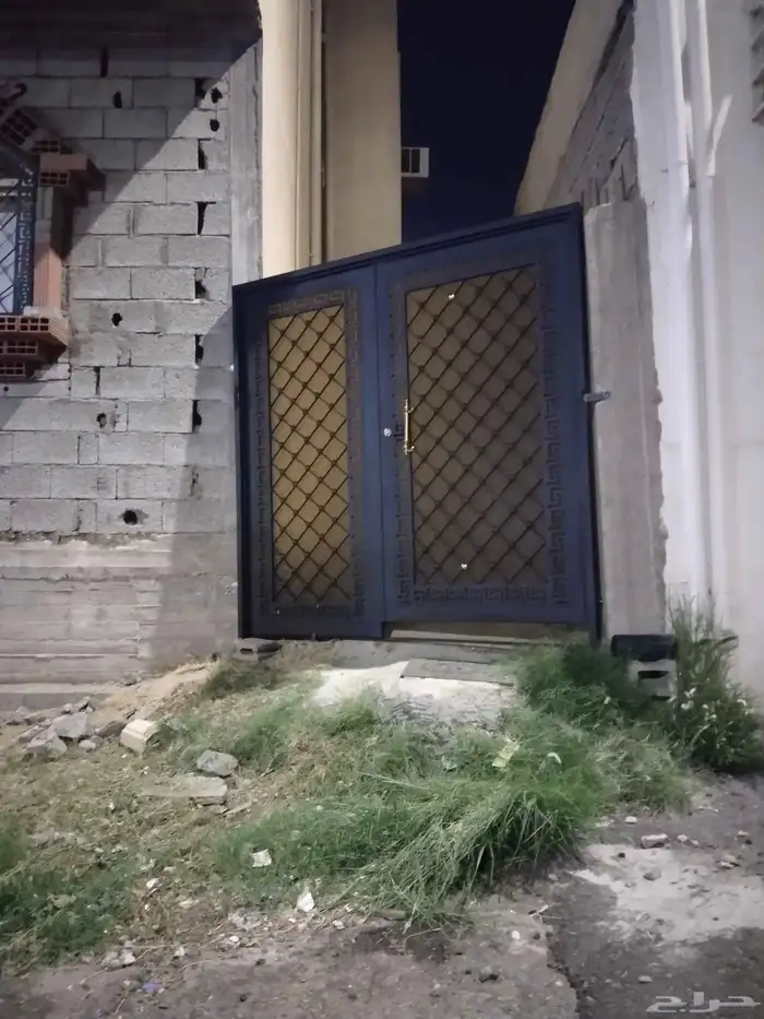 ورشة كيان الخليج للحداده المنيوم معلم محمد اجمل باكستاني 2